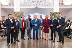 Participants in the celebrations included (from left to right): Minister of State Carsten Schneider; Prof Walter Rosenthal, president of the Friedrich Schiller University Jena; Prof Claudia Becker, rector of the Martin Luther University Halle-Wittenberg; Bodo Ramelow, minister-president of Thuringia; Dr Reiner Haseloff, minister-president of Saxony Anhalt; iDiv Speaker Prof Christian Wirth; Prof Eva In&eacute;s Obergfell, rector of Leipzig University; Michael Kretschmer, minister-president of Saxony; Burkhard Jung, mayor of the city of Leipzig (Picture: Stefan Bernhardt, iDiv)